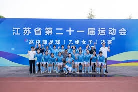 前英超裁判评论世界杯揭幕战红牌事件的混乱局面